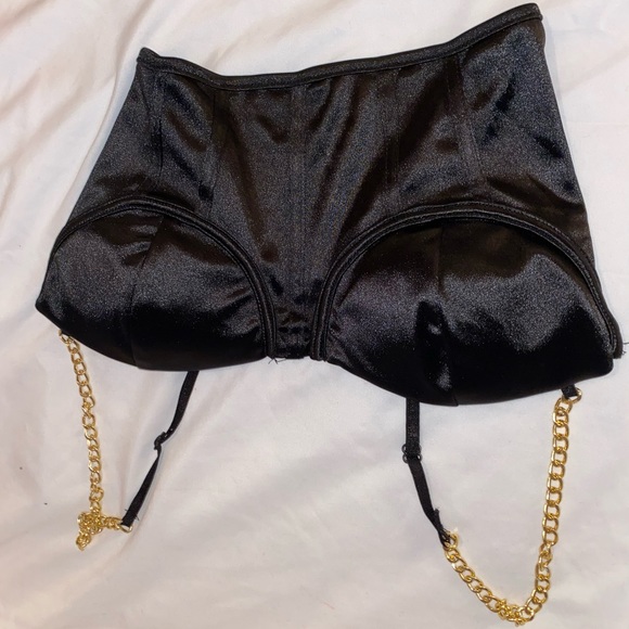 Rebellious Fashion Black satin corset - Picture 5 of 6